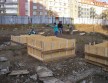 Zhotovenie debnenia základových pätiek chrámu.