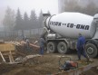  Betonáž spodnej stavby, základových pásov a pätiek autodomiešavačom.